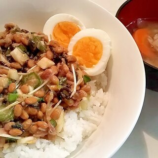 納豆・おくら・長芋の塩昆布和え丼